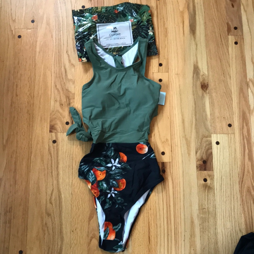 Cupshe High Neck one piece. Size M.